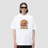 Mens T-shirt Vintage American-style Quirky and playful¸Må¦od is right behind you.