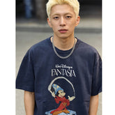 Mens T-shirt Vintage American-style Trendy graphic print featuring Mickey Mouse performing a magic trick